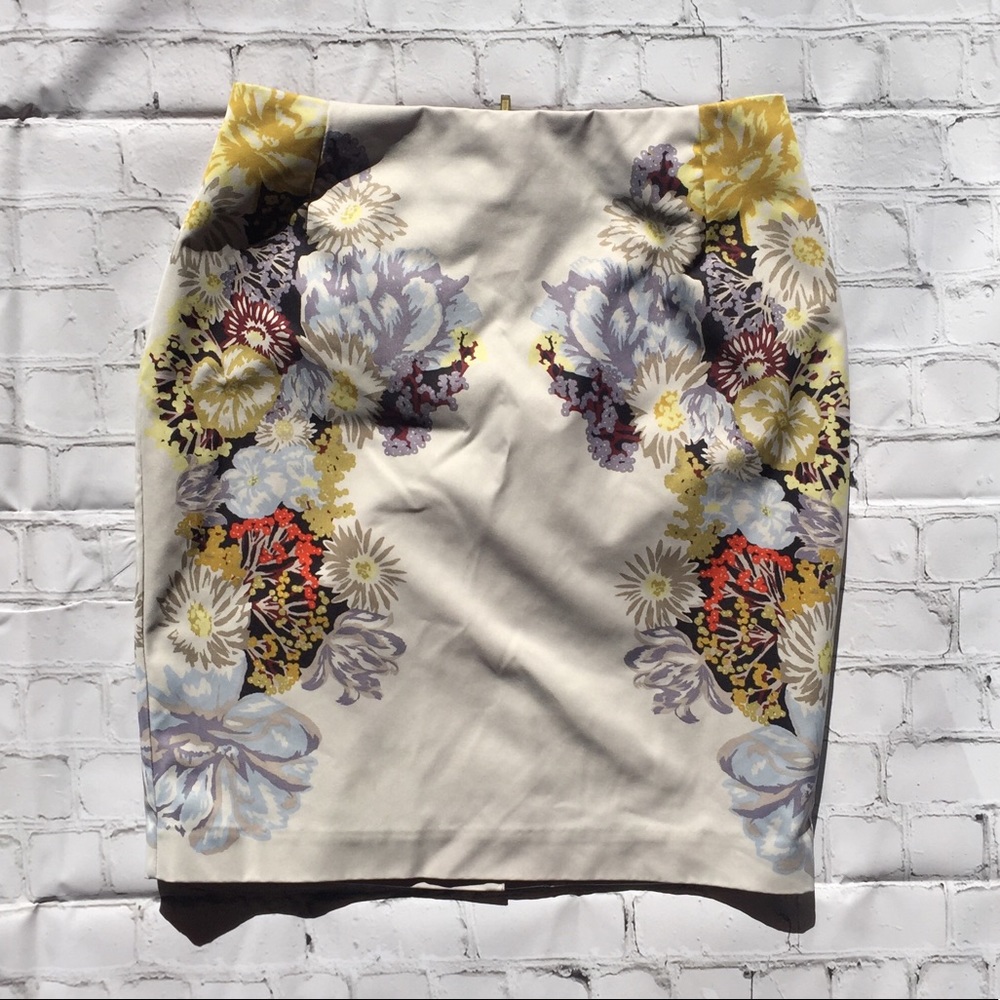 H&M 8 Floral Contour Pencil Skirt Gold Zip EUC - Picture 5 of 8